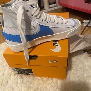 Nike blazer blue swoosh size 7.5